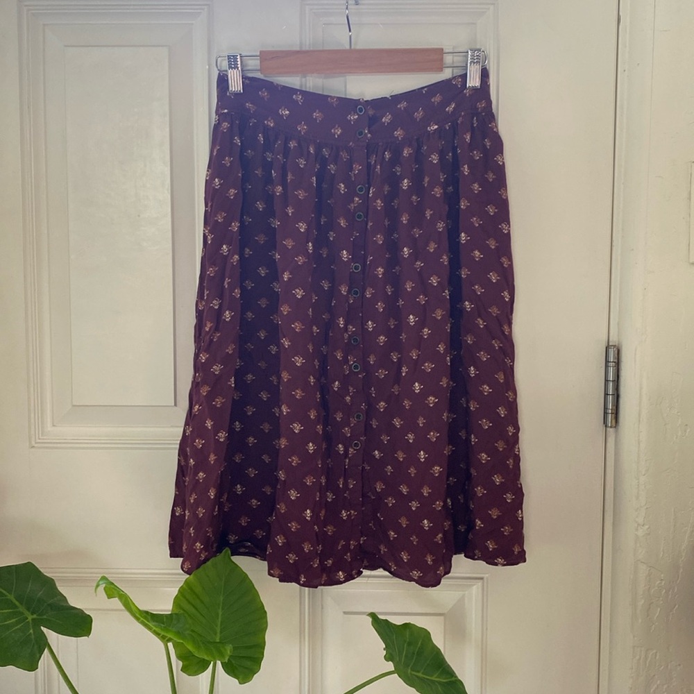 UO Button-down midi skirt. Patterned Maroon skirt urban outfitters cottagecore